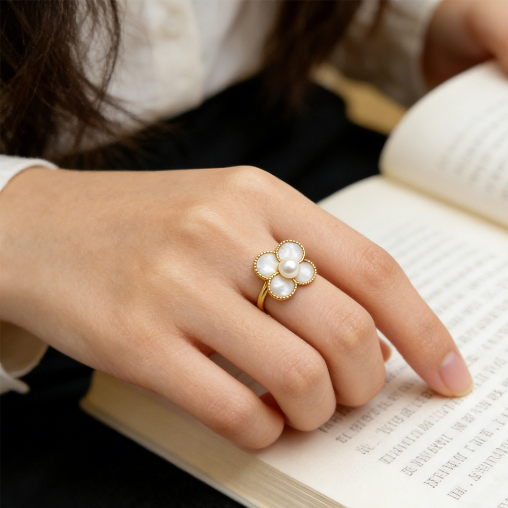 Vintage Ring With Of Pearl And - Vintage Women'S Formal Wear avis et prix