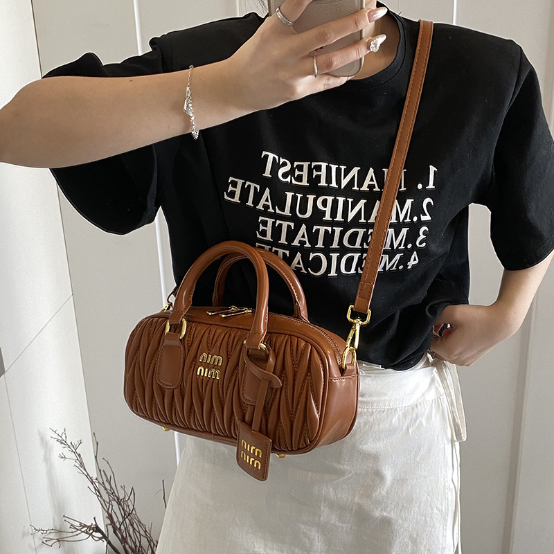Ruched Pillow Bag, 2026 Textur - Shoulder Bag Structured avis et prix
