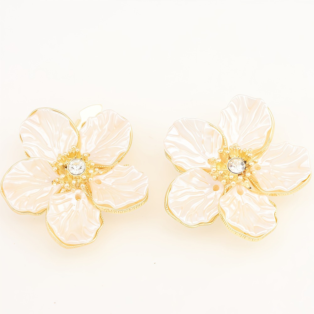 A Pair Vintage Petal Button Co - Vintage Women'S Formal Wear avis et prix